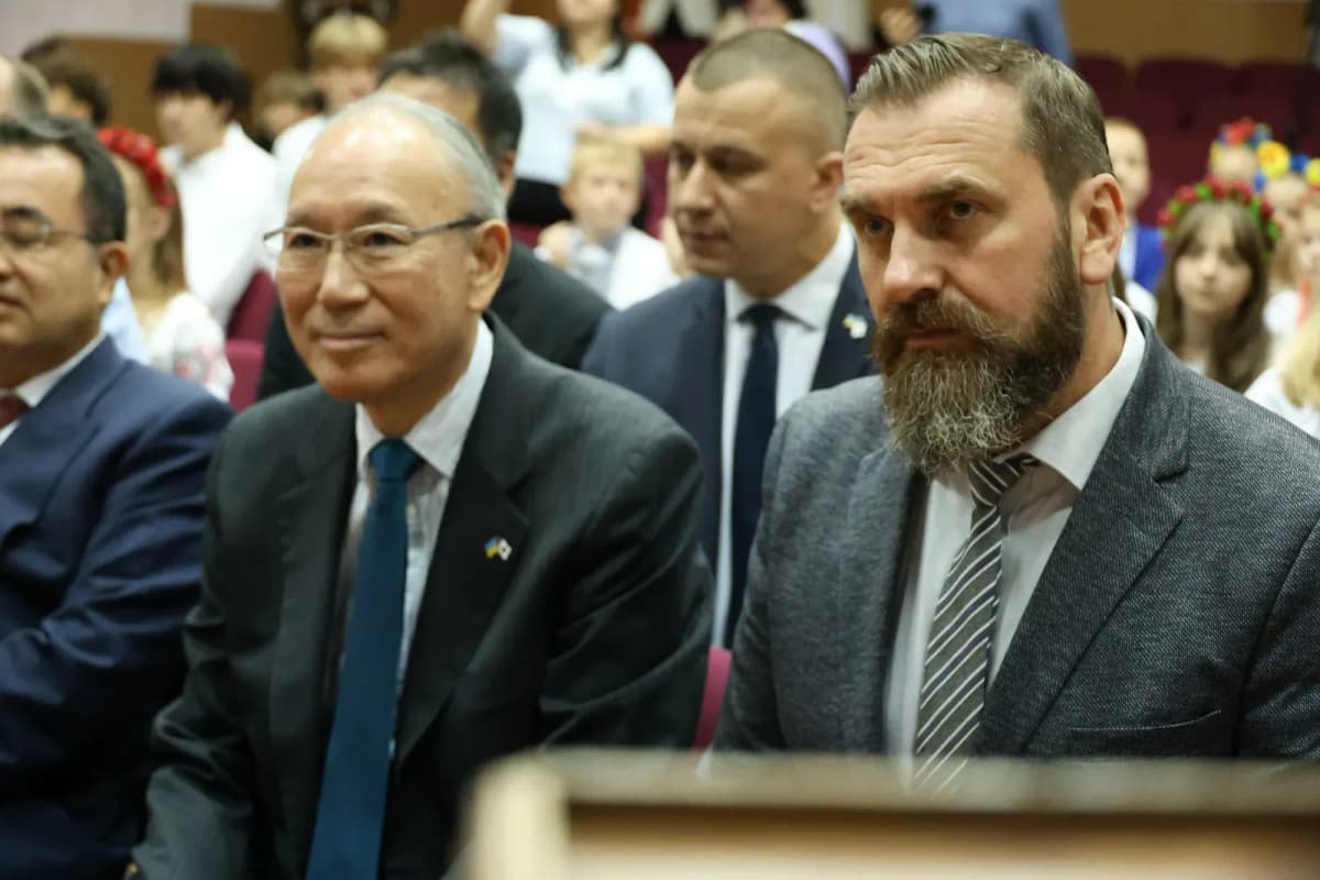 Українські школи отримали підручники та сучасне навчальне обладнання