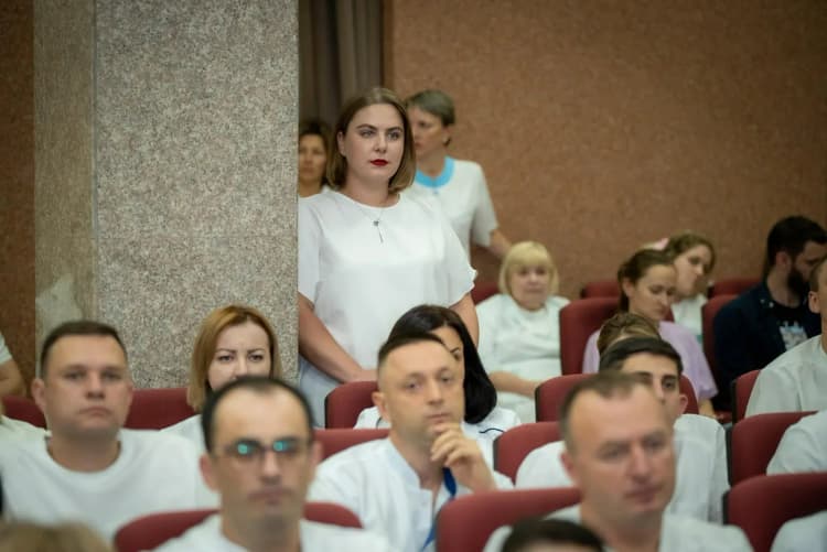 Сучасне медичне обладнання передано 36 лікарням у 10 регіонах України за підтримки Японії