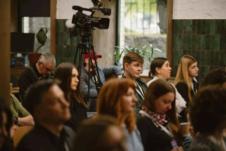 Цифрова безпека дітей в Україні: нове дослідження окреслило ключові онлайн-ризики